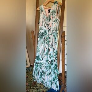 Kate and Lily Maxi Tiered V Neck  Lined  Belted Dress Size 4